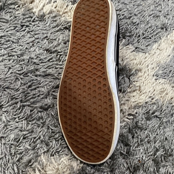 Vans - Picture 7 of 8